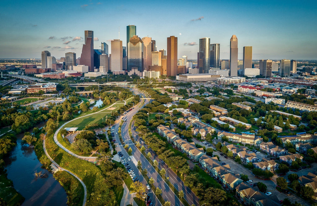 Guide to Houston Water: Why It’s Not as Refreshing as You Think (and How Dupure Can Help)