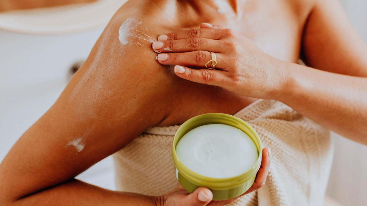 Hard Water and Skin: What Dermatologists Want You to Know – Dupure